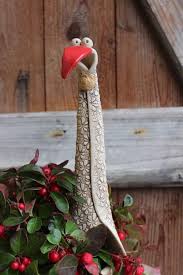 Liam Ist Ein Stockvogel Also Einfach Auf Einen Stock Oder Metallstab Stecken D Modern Pottery Animals Ceramics Projects Hand Built Pottery