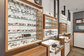 Maison De La Lunette Magasin D Optique Tendance Pour Un Opticien Createur Enghien Les Bains Pisi Design Studio Magasin Optique Design Studio Design