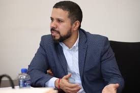 El presidente de la CEDH Michoacán, Josué Alfonso Mejía Pineda y la  directora general del Sistema DIF, Ana Sofía Bautista Aguíñiga acordaron  trabajar de manera interinstitucional, a favor de grupos prioritarios como: