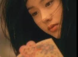 可惜愛不是忍著眼淚⋯留著情書⋯ 傷口清醒⋯要比昏迷痛楚⋯ 緊閉著雙眼⋯又拖著錯誤⋯ 真愛來臨時⋯你要怎麼⋯留得住⋯ #林嘉欣| Facebook