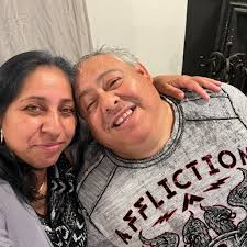 Who can recommend a cake designer for a June 28 event?