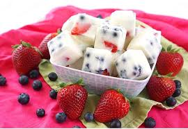 Bouchees De Yogourt Glace Aux Petits Fruits Recette Yogourt Recettes De Cuisine Et Recette Dessert Sante