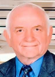 Kenneth Runyon's Instagram, Twitter & Facebook