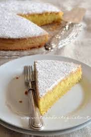 Le delizie al limone sono dolcetti al limone di origine campana, creati per la prima volta nel 1978 da carmine marzuillo, pasticciere della costiera amalfita. Pin Su Dolci