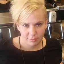 Amanda Oslund's Instagram, Twitter & Facebook