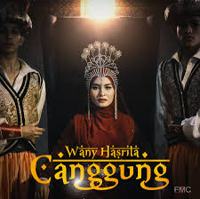 Wany hasrita performing her new single, canggung. Lirik Lagu Wany Hasrita Canggung Rafzantomomi