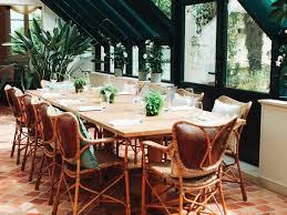 Meubles de jardin confortables pour profiter du soleil. Un Dejeuner Au Petit Jardin Je Dis M Food Blog Lifestyle En Normandie