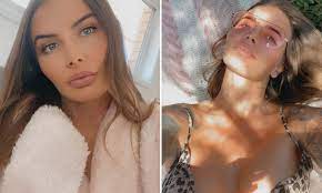 Pregnant former escort Evelyn born with TWO vaginas | Daily Mail Online