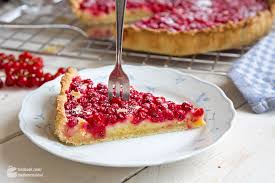 Kuchen etwas abkühlen, formenrand entfernen. Johannisbeer Tarte Mit Marzipan Schmand Fullung Madame Cuisine