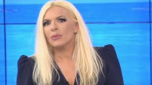 Το τραγικό παιχνίδι της μοίρας που την έφερε κοντά με το νίκο καρβέλα! Aifnidiase Thn Annita Pania Se Eixa Dei Me Ton K Karbela Zappit