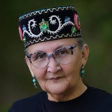 Mary Lyons's Instagram, Twitter & Facebook