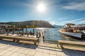 A town with culture and flair, romantic and full. Stilvolle Freizeitstadt Gmunden Am Traunsee Im Salzkammergut