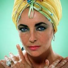 💍 Taylor -Krupp ring 💍 This 33.19 carats diamond ring was purchased by  Richard Burton for Elizabeth Taylor in an auction in 1968 for US$307,000.  Liz was no stranger to heavy rings.