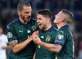 La unión de asociaciones europeas de fútbol (uefa) ha confirmado este martes el aplazamiento de la eurocopa 2020, indicando que el torneo de fútbol se disputará en el verano del año siguiente. Tbyjsti73j1j M