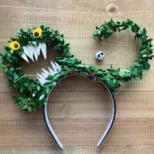 Hang this wreath on any door or wall and get that spooky festive feeling all through the holiday season. Evil Christmas Wreath Nightmare Before Christmas Minnie Ears Etsy