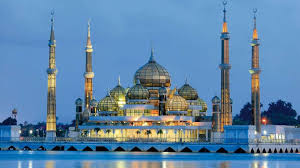 The highlight is the glittering, faceted crystal mosque, made from steel and glass. Taman Tamadun Islam Bakal Miliki 3 Lagi Produk Pelancongan Baharu Rileklah Com
