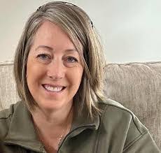 Diana Barnum's Instagram, Twitter & Facebook