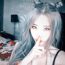 Eye Candy 23 Idols Who Rocked Platinum Silver Hair Silver Hair Girl Hair Colors Hyuna Hair