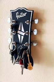Support Guitare Guitare Tete De Cle Panier Guitare En Forme Image 2 Guitar Gifts Guitar Rack Guitar Crafts
