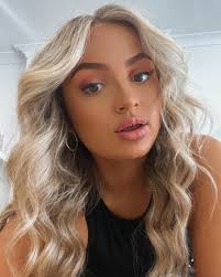 Georgia Cooper's Instagram, Twitter & Facebook