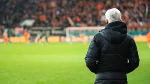 Entrenador de fútbol, una profesión de riesgo | IUSPORT: EL OTRO LADO DEL DEPORTE