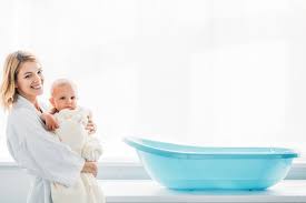 Place your baby in the tub. 10 Best Portable Baby Bathtubs For Washing Infants On The Go In 2021 Our Globetrotters