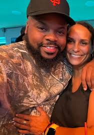 Tyler Puckett and Hope Sherie had a bomb ass party tonight. I really  enjoyed meeting so many people. Lots of new friends made!