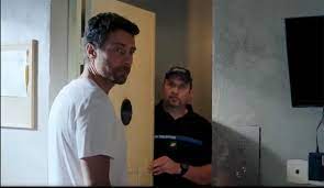 Si la musique reste la même, il est important de noter que certains comédiens ont été rajoutés à ces images. Thomas Delcourt Doit Faire Parler Sylvain Moreno En Prison Demain Nous Appartient 07 10 2019 Demain Nous Appartient Nouveautes Tele Com