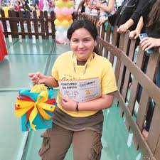 Premian a niñas y niños del concurso de dibujo Los Nachos