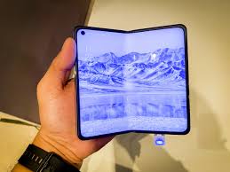 Oppo Find N foldable has a compact ...