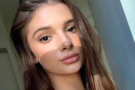 Model Ini Mengaku Jual Fotonya ke Situs Dewasa untuk Biayai Orangtua