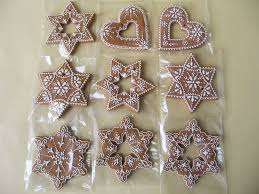 Moha Konyha Mezes Karacsonyfadiszek Natur Feher Valtozatban Christmas Cookies Christmas Cake Gingerbread Cookies