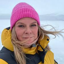 Sandra Borch anmelder personen som sendte henne denne meldngen: "har en  kjeller klar for deg snuppa, ta på deg gummiundertøyet å la far få kose seg  litt ;)"