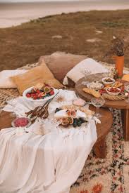 Pin By Rahaf On Picnic Bday Ideas Beach Picnic Picnic Inspiration Romantic Picnics