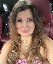 Berta Cruz's Instagram, Twitter & Facebook