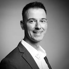 Max Licht's Instagram, Twitter & Facebook