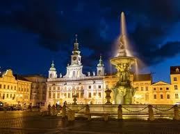 Je jednou z největších svého druhu v zemi a představuje významnou památku a symbol města. Kudy Z Nudy Samsonova Kasna V Ceskych Budejovicich