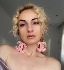 Cora-Tiana (@coratianaart) • Facebook