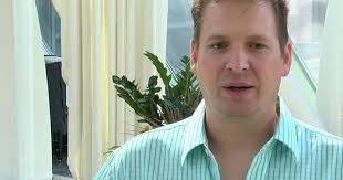 Hoosier plays dulcimer, gets worldwide attention