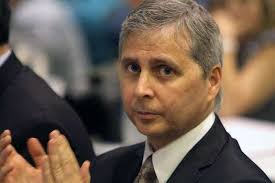 Lo que sabe de tubos el amigo del Gobe