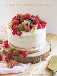 Roulements De Tambour S Il Vous Plait Voici Mon Premier Vrais Beau Layer Cake Avec De La Creme Chantilly To Idee Gateau Decoration Patisserie Gateau Chantilly