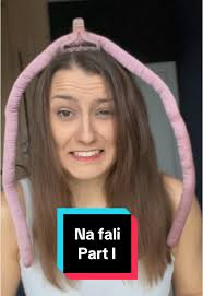 Wielkie testowanie na żywym organizmie! Zawsze marzyły mi się piękne  loki/fale. Efekt lokówki to dla mnie ok 1h radości. Próbuję tego cuda.  Produkty zakupione w sklepie @Rossmann Polska Czekam na ...