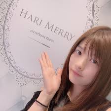 画像に含まれている可能性があるもの 1人以上 merry