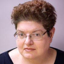 Deanna Forrest's Instagram, Twitter & Facebook