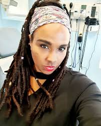 unmasked for a quick sec😜🤭