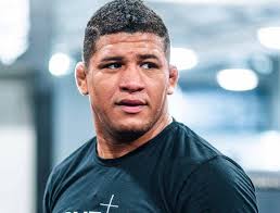 🥊 BREAKING: UFC fighter Gilbert Burns announces that he became a US  citizen today.