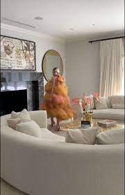 Hollywoodlifers, do you like the way kylie decorated her bedroom? Kylie Jenner S Living Room Celebrity Houses Interior Home Interior Design Home