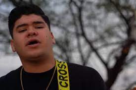 El cantante de corridos alex quintero navarro, de 22 años de edad, fue atacado con proyectiles de arma de fuego cuando se encontraba en una fiesta privada; Guwtdokjhczkbm