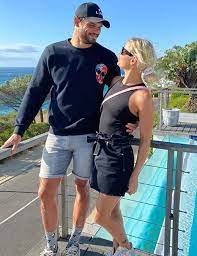 Florent manaudou et pernille blume ont repris leur préparation pour les jeux olympiques de tokyo, reportés à 2021. Florent Manaudou Regard Enflamme Pour Sa Moitie Pernille Blume
