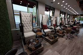 Nail Garden In Studio City Ca With Lenox Gs Interior Design Bedroom Vintage Salon Decor Beauty Salon Decor